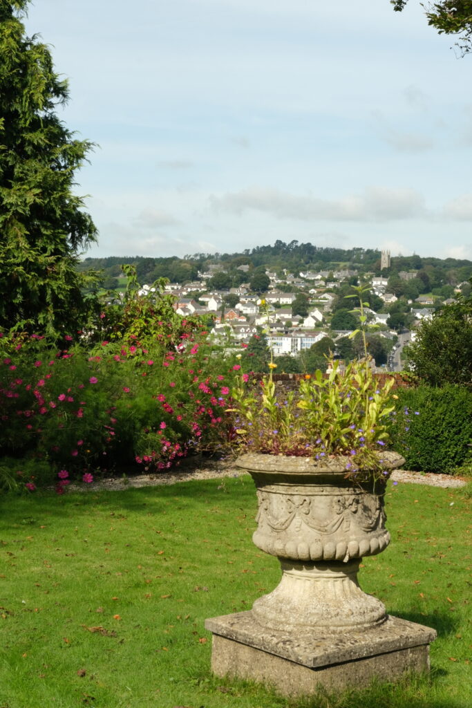 garden urn